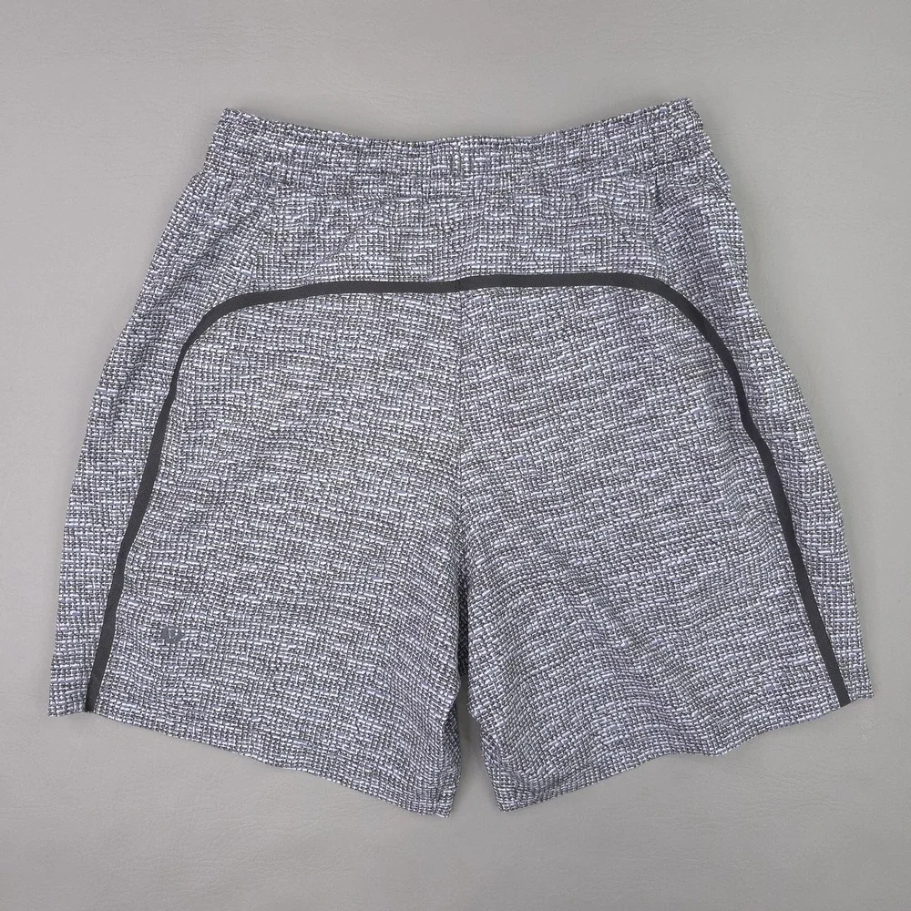 Lululemon Shorts Men Small Gray Geometric Pace Breaker Linerless 7in Performance